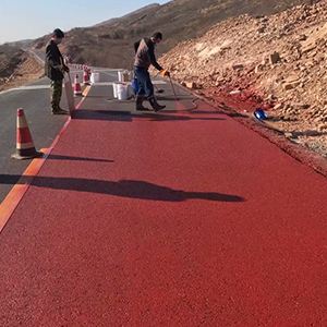 五峰一是彩钢瓦喷漆翻新，地面喷涂